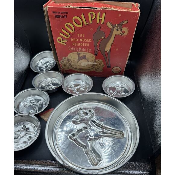 1939 Bake King Rudolph Red Nosed Reindeer 8-Piece Cake & Mold Set Complete Set - Picture 12 of 12
